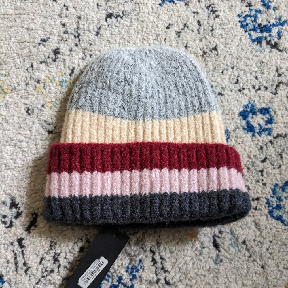 NWT Lulu's beanie